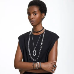 Matrix Hoop Earrings, Baguette Cut, Gray, Ruthenium Plated 5658650 | Swarovski -King Power shop 39ce8775 25ca 578e b299 a2f0e55dac65 57668.1680502535