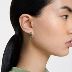 Matrix Hoop Earrings, Baguette Cut, Green, Gold-Tone Plated 5658651 | Swarovski -King Power shop 5b3caf94 d871 5bcd 9293 a684db439a20 01579.1680503722