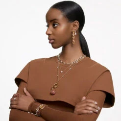 Harmonia Drop Earrings, Cushion Cut, Gold-Tone Plated 5640043 | Swarovski -King Power shop 911fbd9f ec40 5c8e b22c 581ce014b06c 77993.1658987854