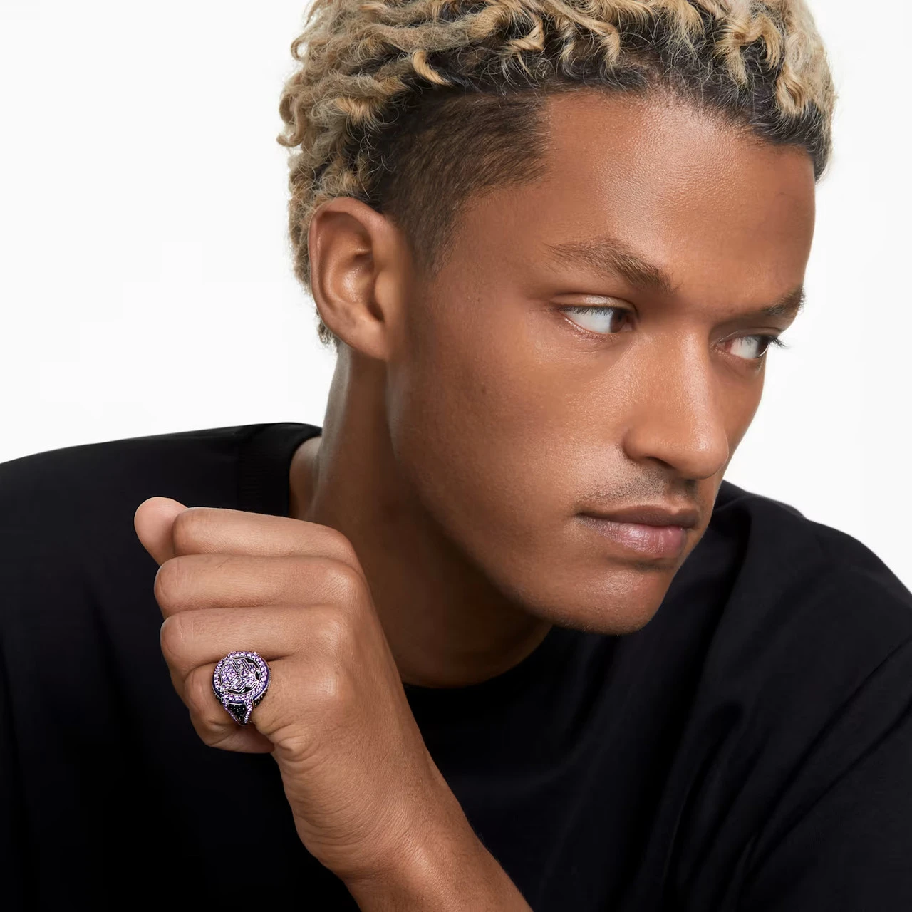 Black Panther © MARVEL Ring, Black Panther, Purple, Rhodium Plated 5650877 (Size 55/M/7) | Swarovski 5 Black Panther © MARVEL Ring, Black Panther, Purple, Rhodium Plated 5650877 (Size 55/M/7) | Swarovski - Image 5