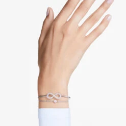 Hyperbola Bangle, Infinity, White, Rhodium Plated 5684049 (Size M) | Swarovski -King Power shop c4f9bd61 7de2 5dec 9d8f f6df372840b7 86189.1705285882
