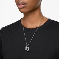 Swarovski Matrix Pendant Baguette Cut, White, Rhodium Plated 5639628 9 Swarovski Matrix Pendant Baguette Cut, White, Rhodium Plated 5639628 -King Power shop f8c41713 8138 5c74 8d06 86aafeae595e 63466.1664937136